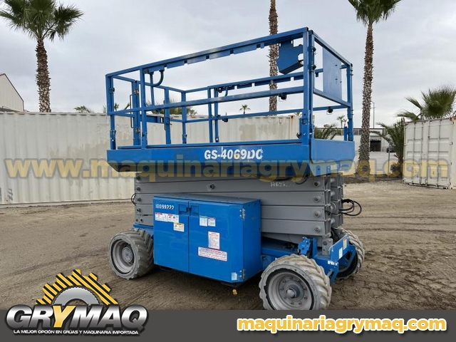 Elevador Todo Terreno Genie GS4069 2012