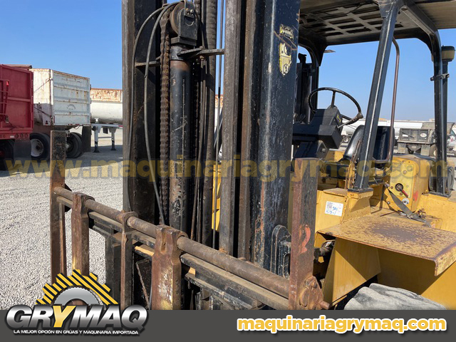 Montacargas 8,000 Lbs CAT R80 1989