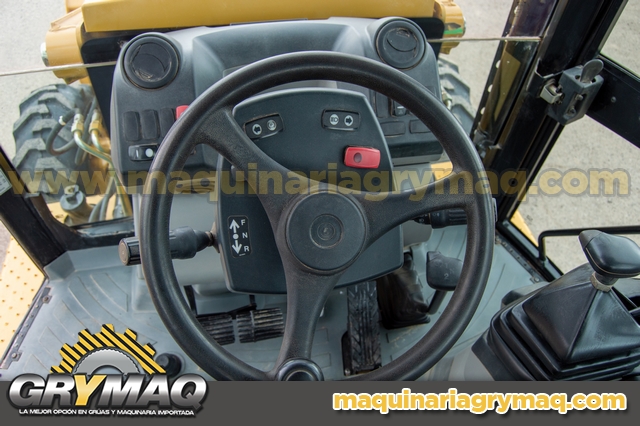 Retroexcavadora CAT 420F 2014