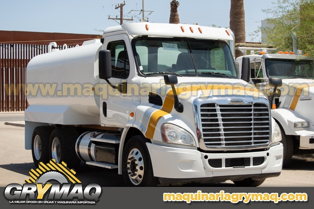 Camion Pipa 15,000 Lts Freightliner Cascadia 2016