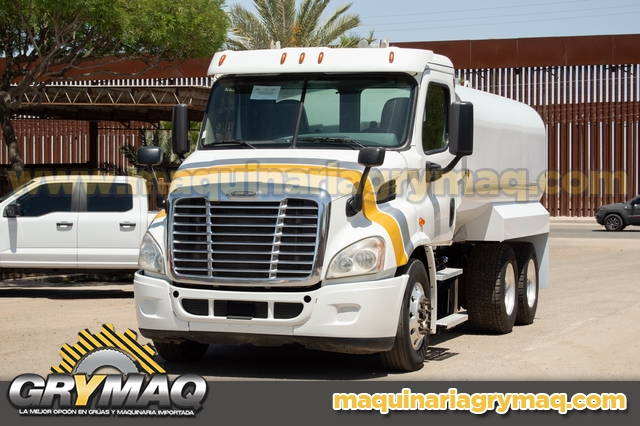 Camion Pipa 15,000 Lts Freightliner Cascadia 2016