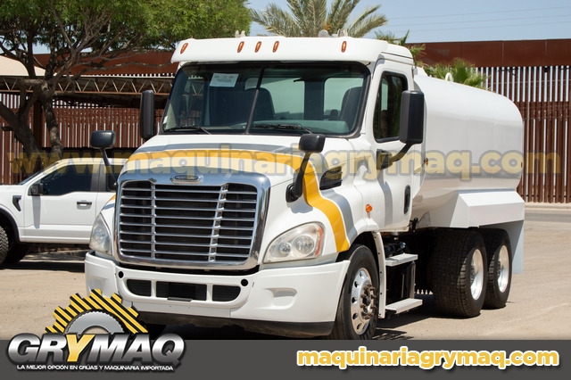 Camion Pipa 15,000 Lts Freightliner Cascadia 2016