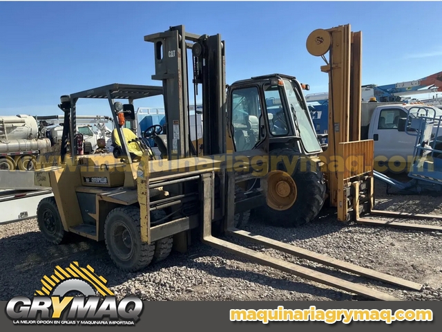 Montacargas CAT DP70 2004