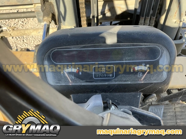 Montacargas CAT DP70 2004