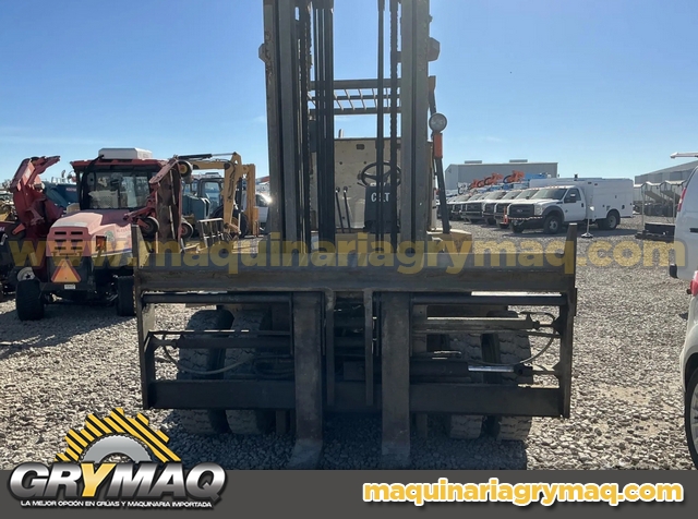 Montacargas CAT DP70 2004