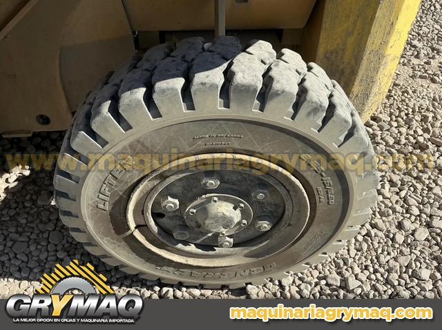 Montacargas CAT DP70 2004