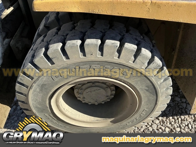 Montacargas CAT DP70 2004