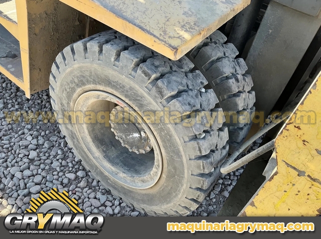 Montacargas CAT DP70 2004