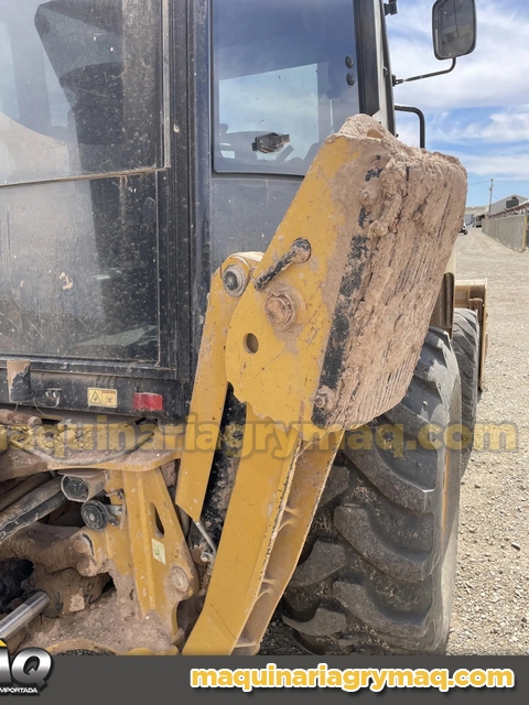 Retroexcavadora CAT 420D 4×4 2022