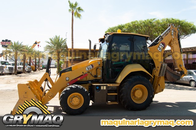 Retroexcavadora CAT 420 4×4 2022