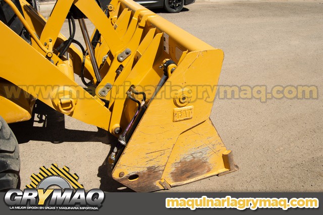 Retroexcavadora CAT 420 4×4 2022
