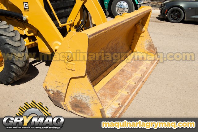 Retroexcavadora CAT 420 4×4 2022