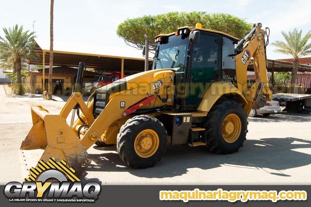 Retroexcavadora CAT 420 4×4 2022